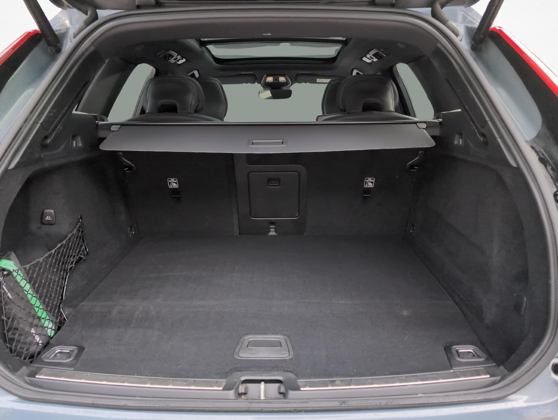 VOLVO XC60 2.0 T6 TE Ultimate Dark eAWD-image-11