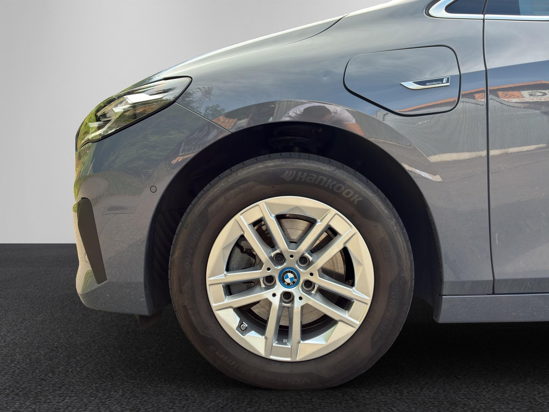 BMW 225e xDrive Active Tourer-image-9
