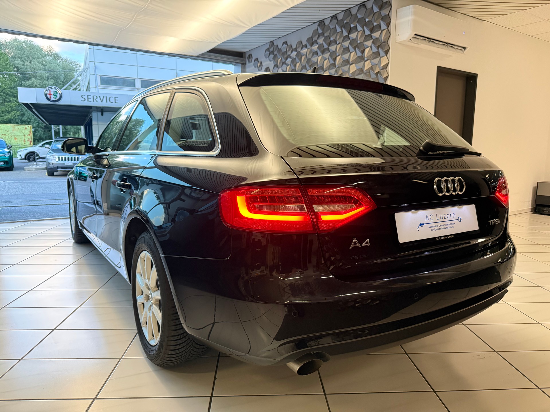 AUDI A4 Avant 1.8 TFSI multitronic-showroom-element-1