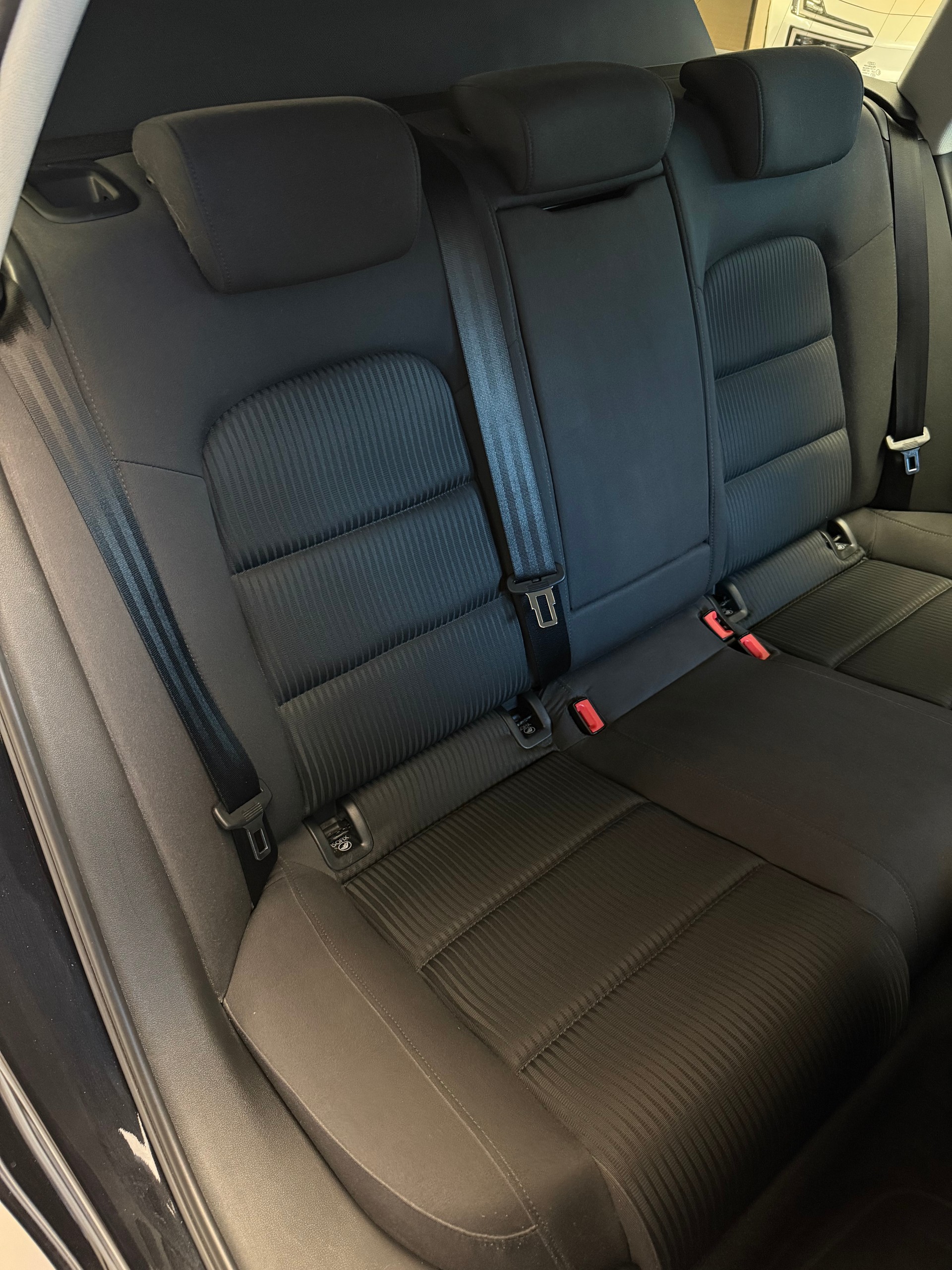 AUDI A4 Avant 1.8 TFSI multitronic-image-8
