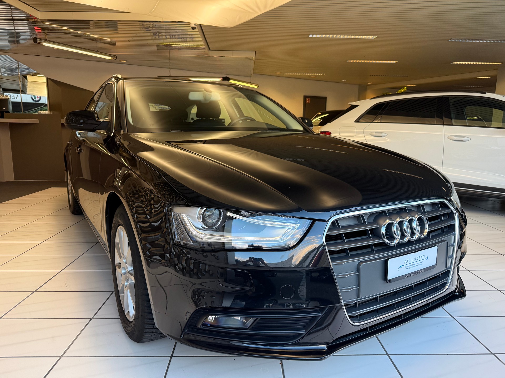 AUDI A4 Avant 1.8 TFSI multitronic-showroom-element-3