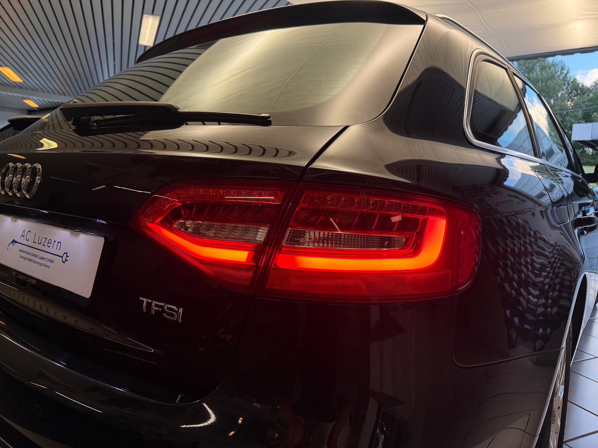 AUDI A4 Avant 1.8 TFSI multitronic-image-17