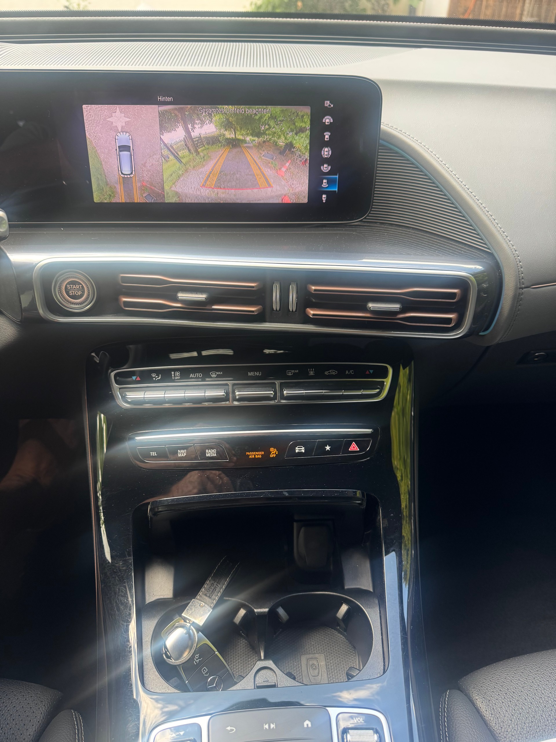 MERCEDES-BENZ EQC 400 4Matic EQ Star-image-15