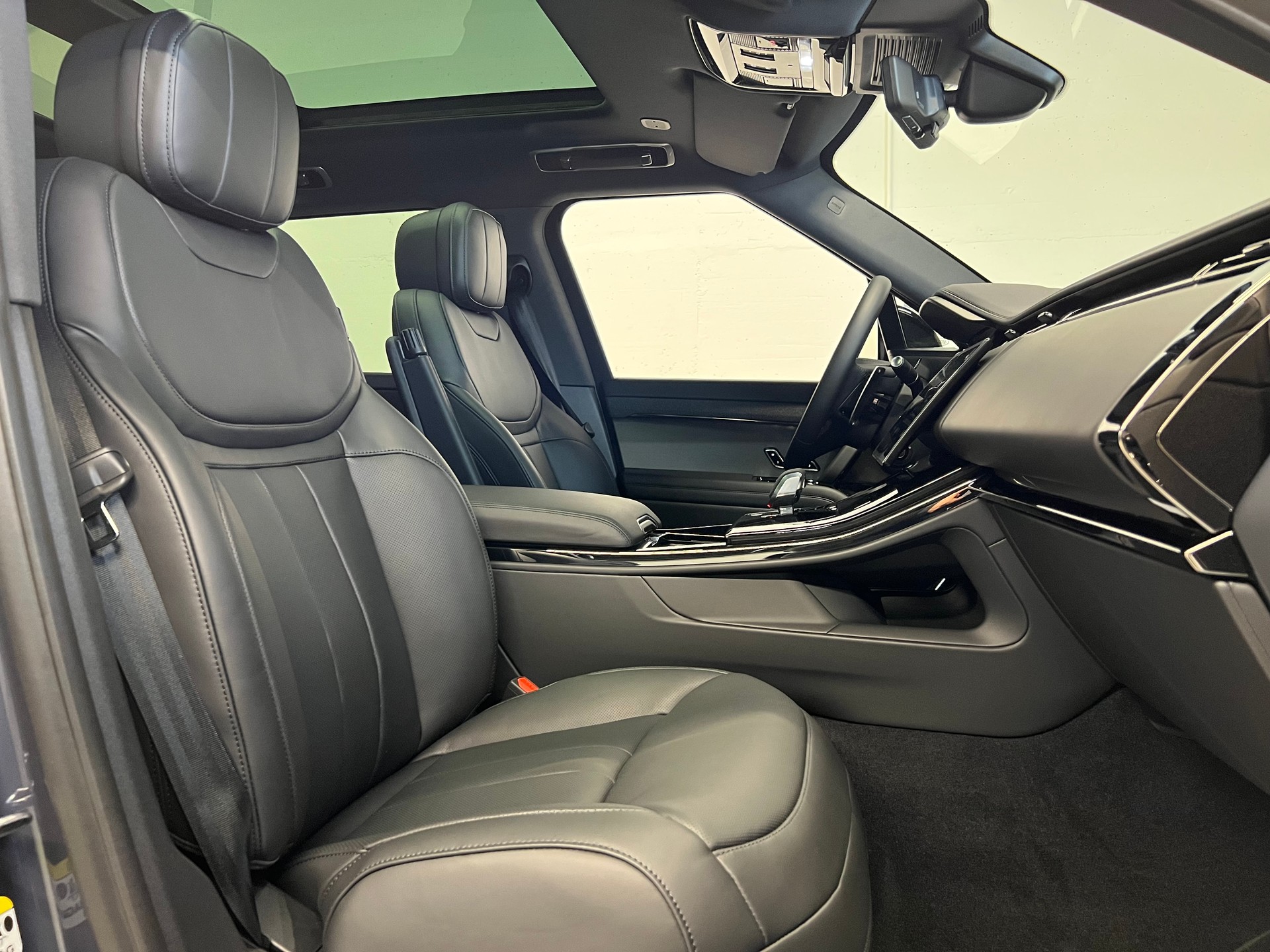 LAND ROVER Range Rover Sport 3.0 I6 P460e SE Dynamic-image-5