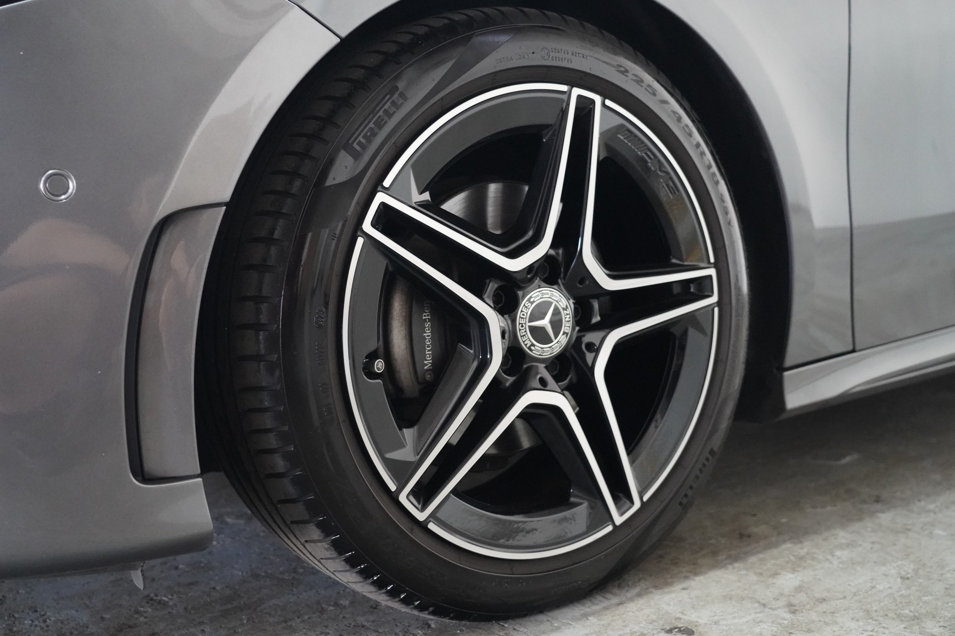 MERCEDES-BENZ A 180 AMG Line 7G-DCT-image-5