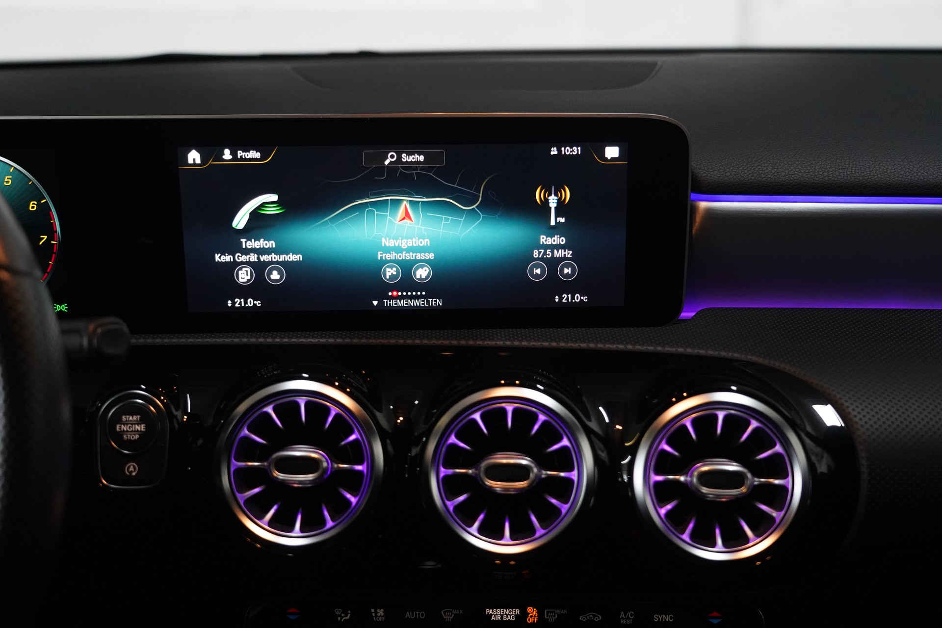 MERCEDES-BENZ A 180 AMG Line 7G-DCT-image-13