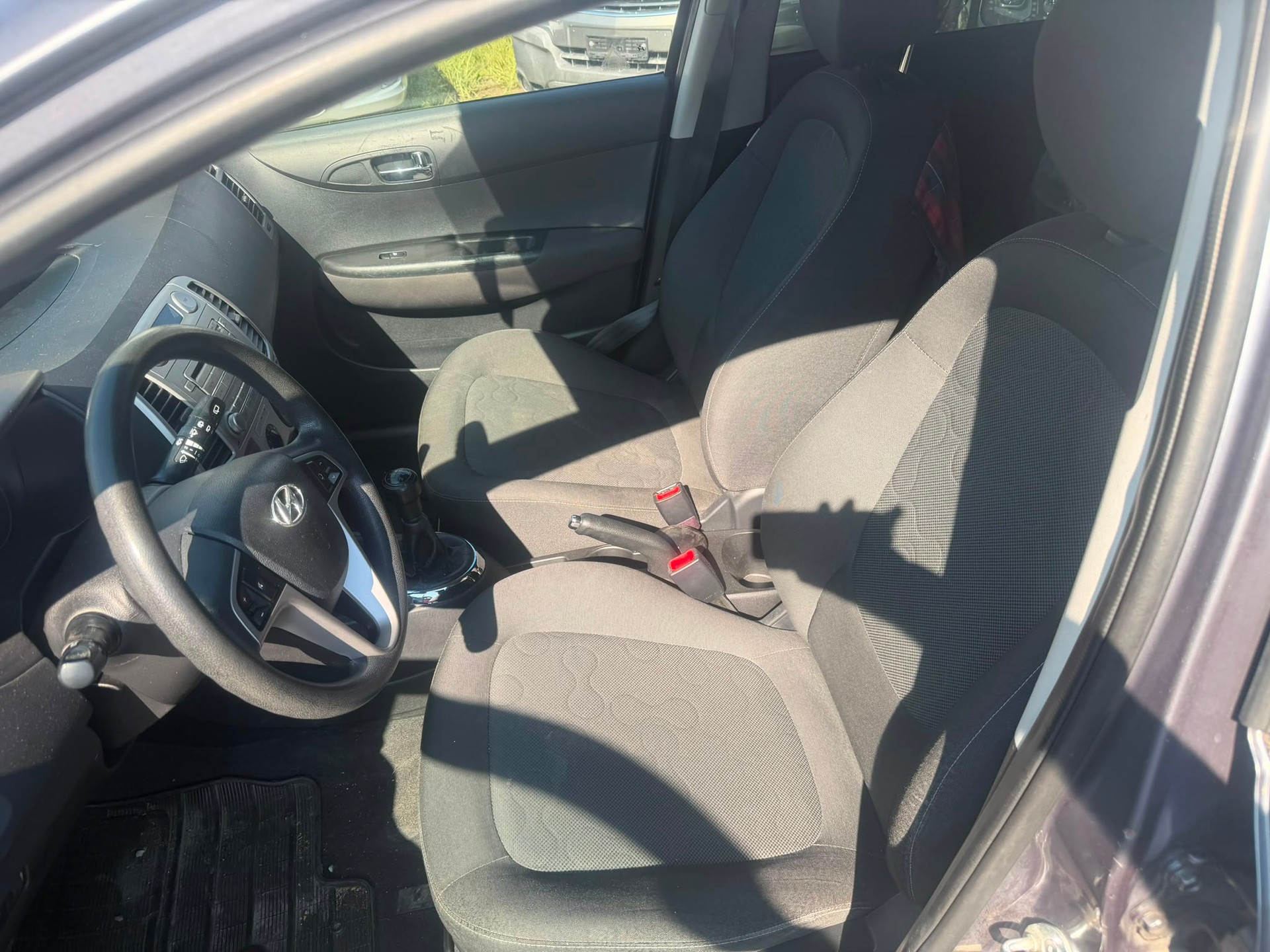 HYUNDAI i20 1.2 Comfort-image-8