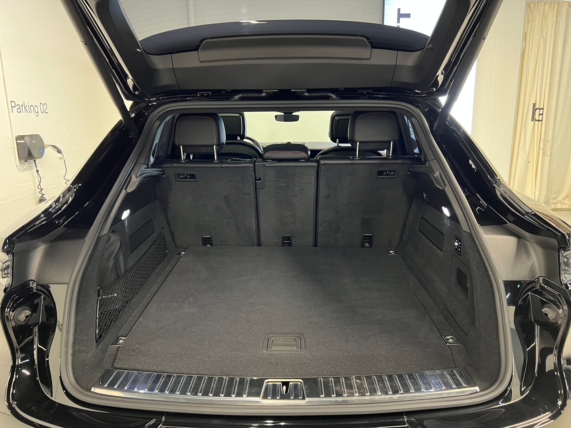 PORSCHE Cayenne Coupé 4.0 V8 Turbo E-Hybrid-image-11
