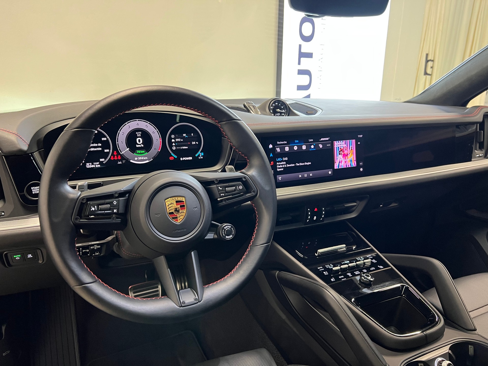 PORSCHE Cayenne Coupé 4.0 V8 Turbo E-Hybrid-showroom-element-2