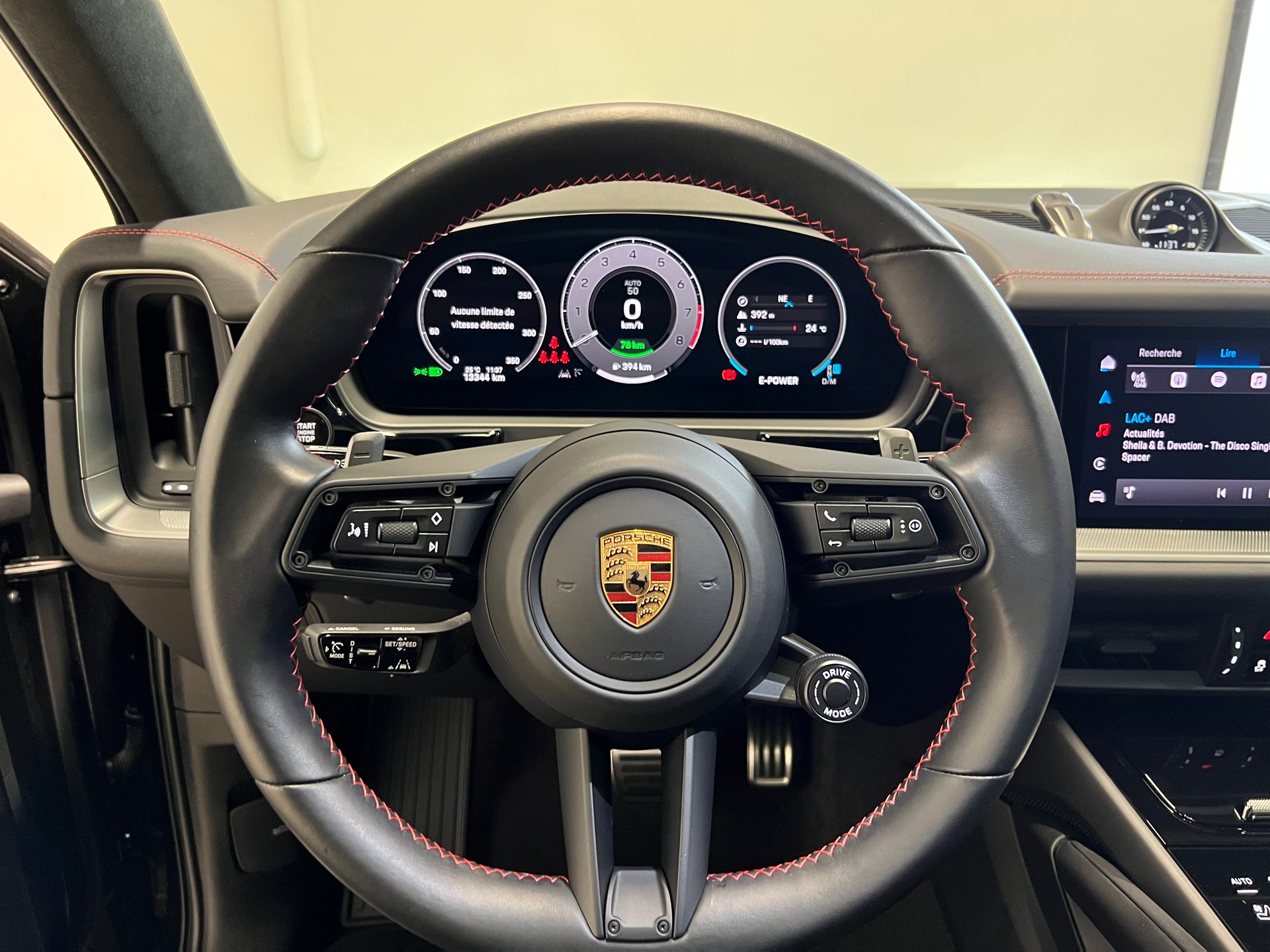 PORSCHE Cayenne Coupé 4.0 V8 Turbo E-Hybrid-showroom-element-3