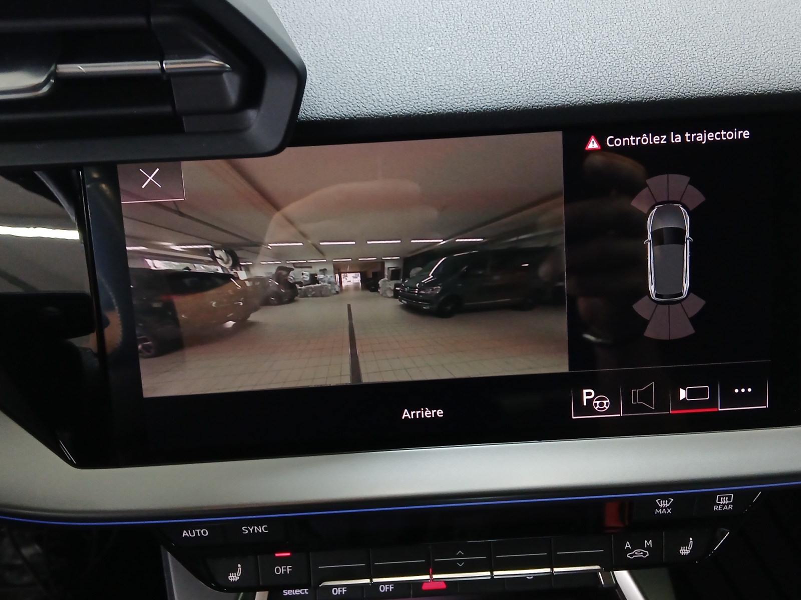 AUDI A3 Sportback 35 TFSI S line Attraction S-tronic-image-14