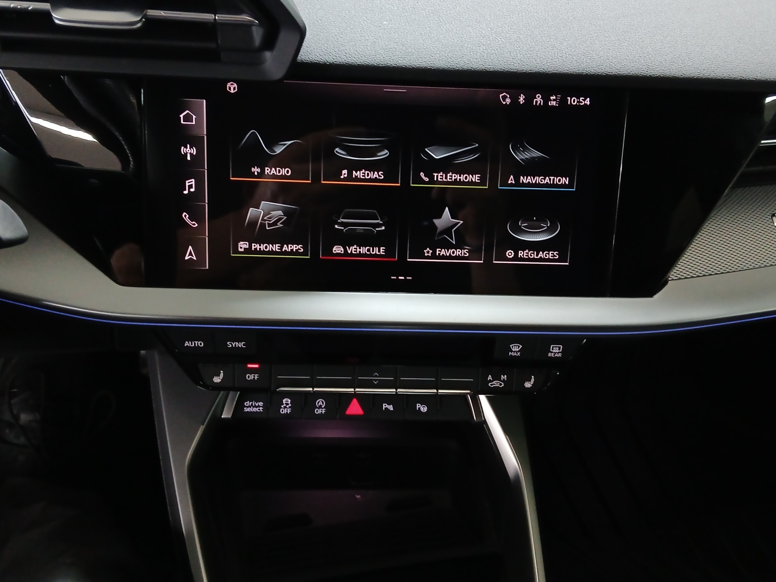 AUDI A3 Sportback 35 TFSI S line Attraction S-tronic-image-10
