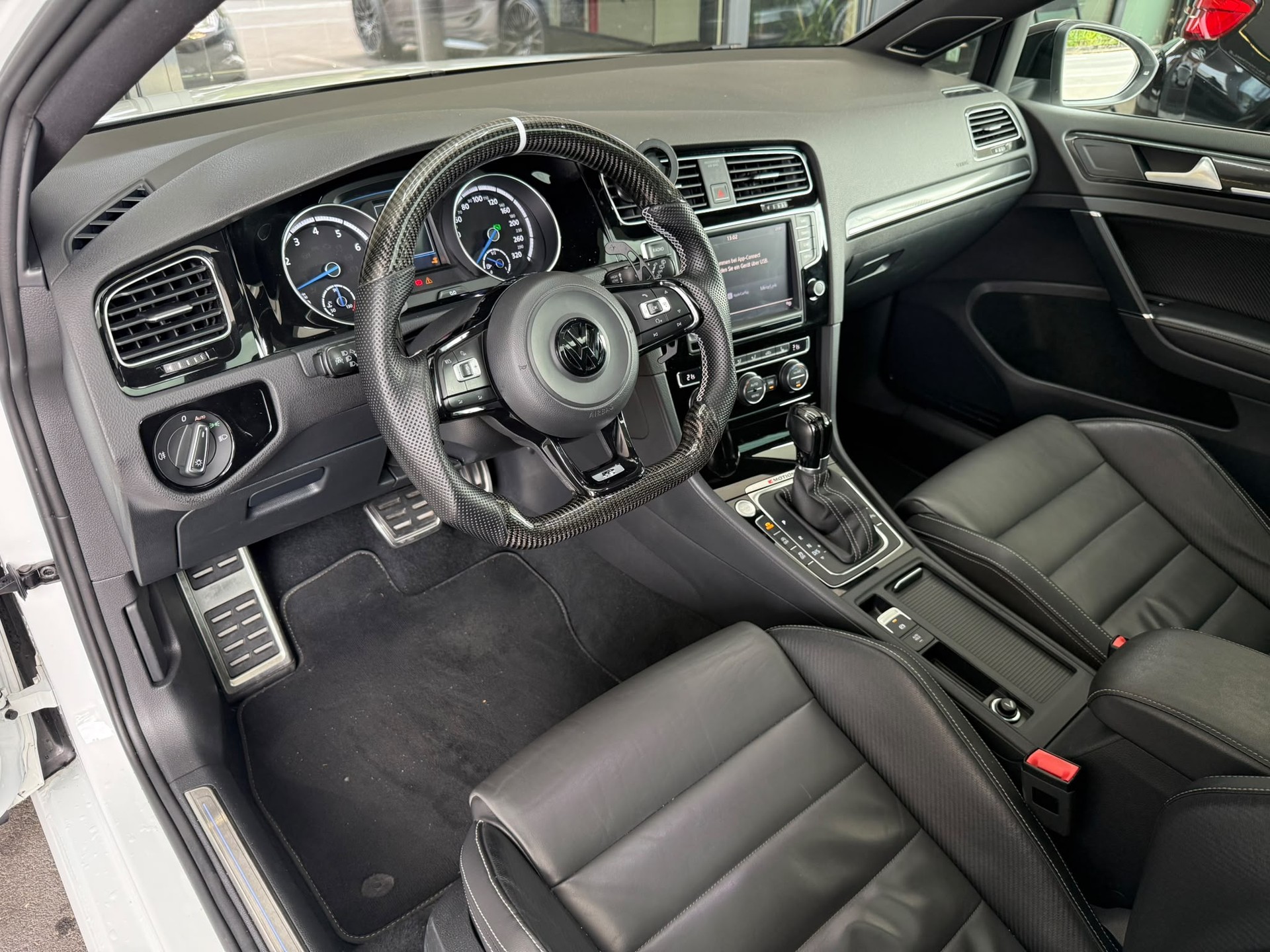VW Golf 2.0 TSI R 360 s *ABT Leistungssteigerung* 4Motion DSG-image-11