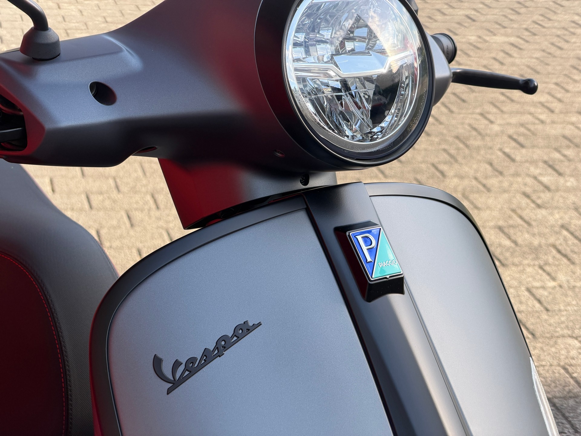 PIAGGIO Vespa GTS 125 Super Sport RST Euro 5+-image-8