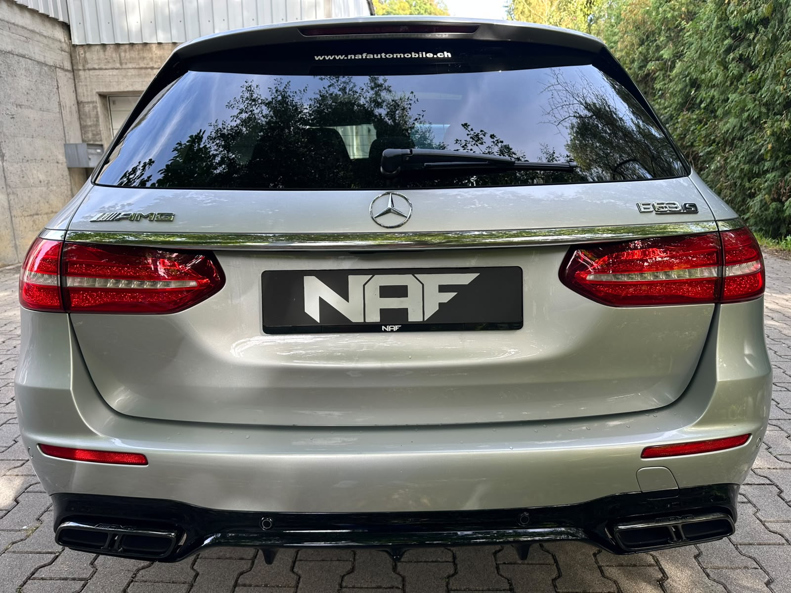MERCEDES-BENZ E 63 AMG S 4 Matic 9G-Tronic-showroom-element-3