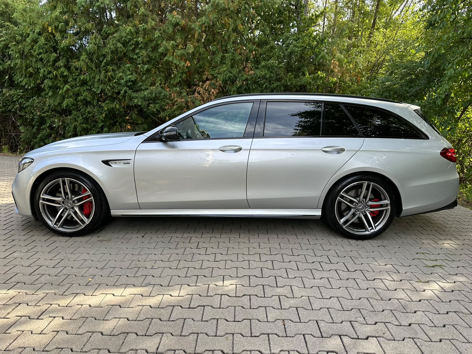 MERCEDES-BENZ E 63 AMG S 4 Matic 9G-Tronic-showroom-element-1