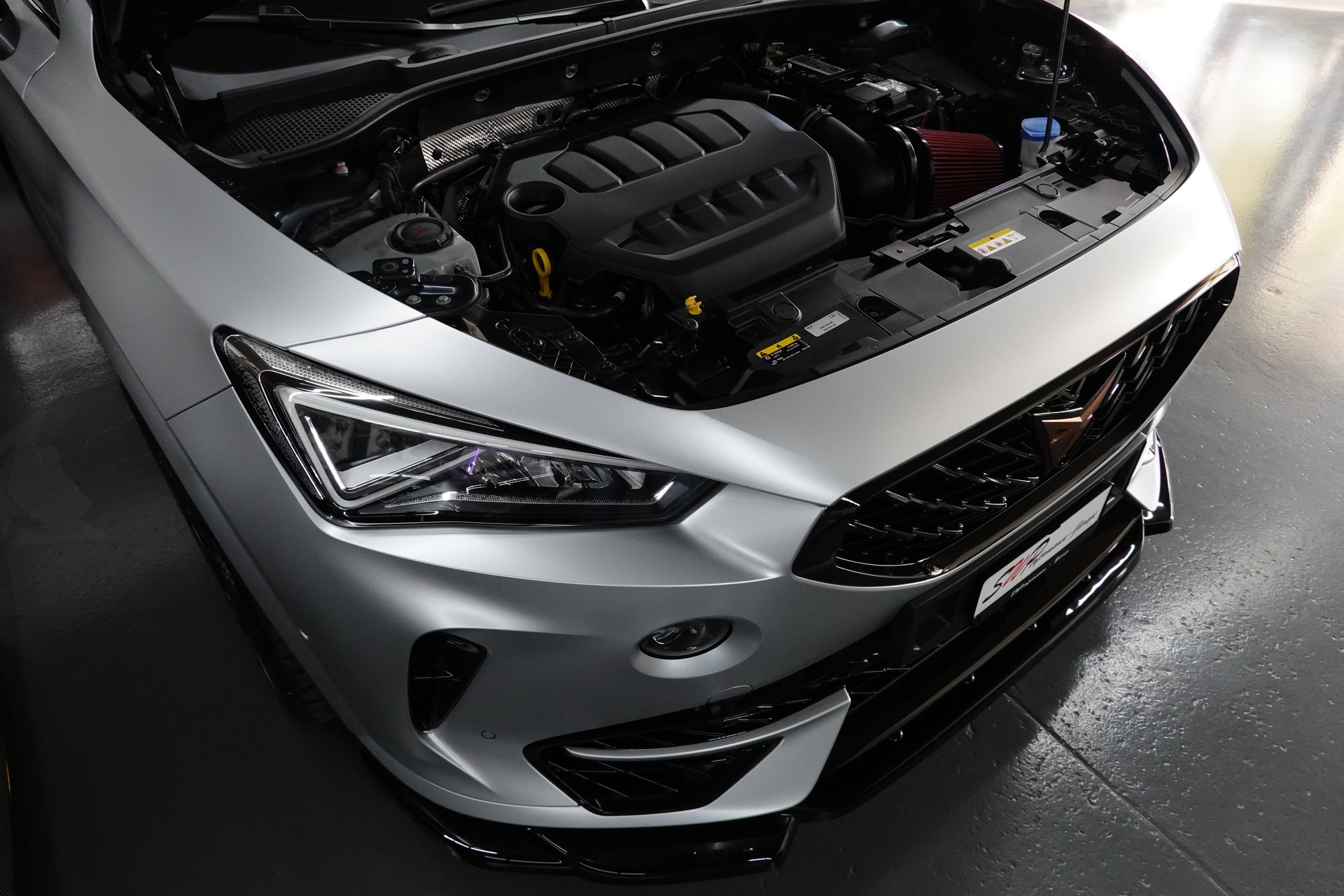 CUPRA FORMENTOR 2.0TSI SILVER 4DRIVE DSG CH-FZ APR 385-image-4