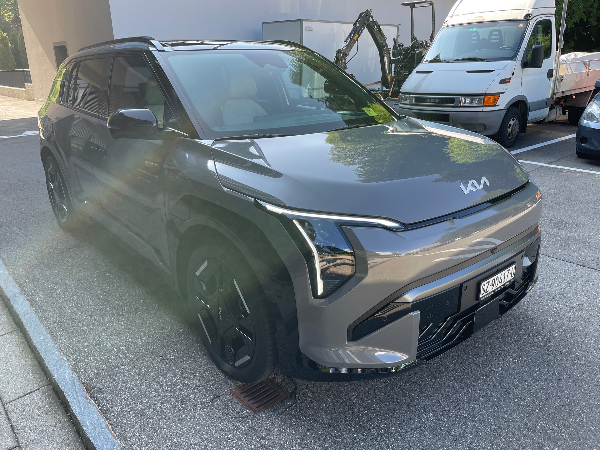 KIA EV3 81,4 kWh GT-Line mit GT-Line Pack, Panoramadach, V2L, AHK (MODELL 26)-image-5