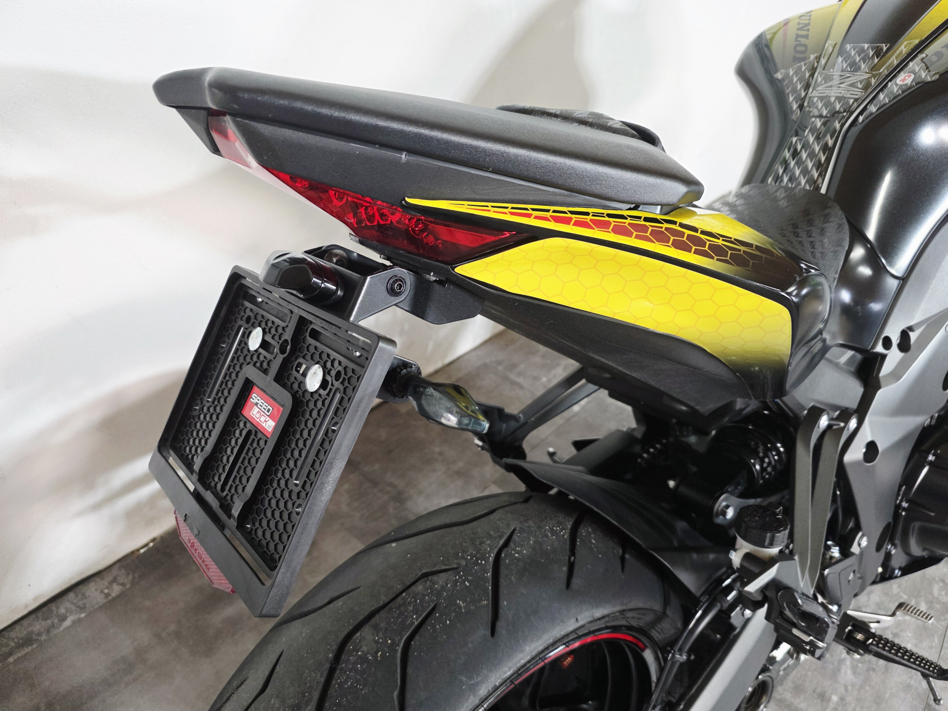 KAWASAKI Z 1000-image-8