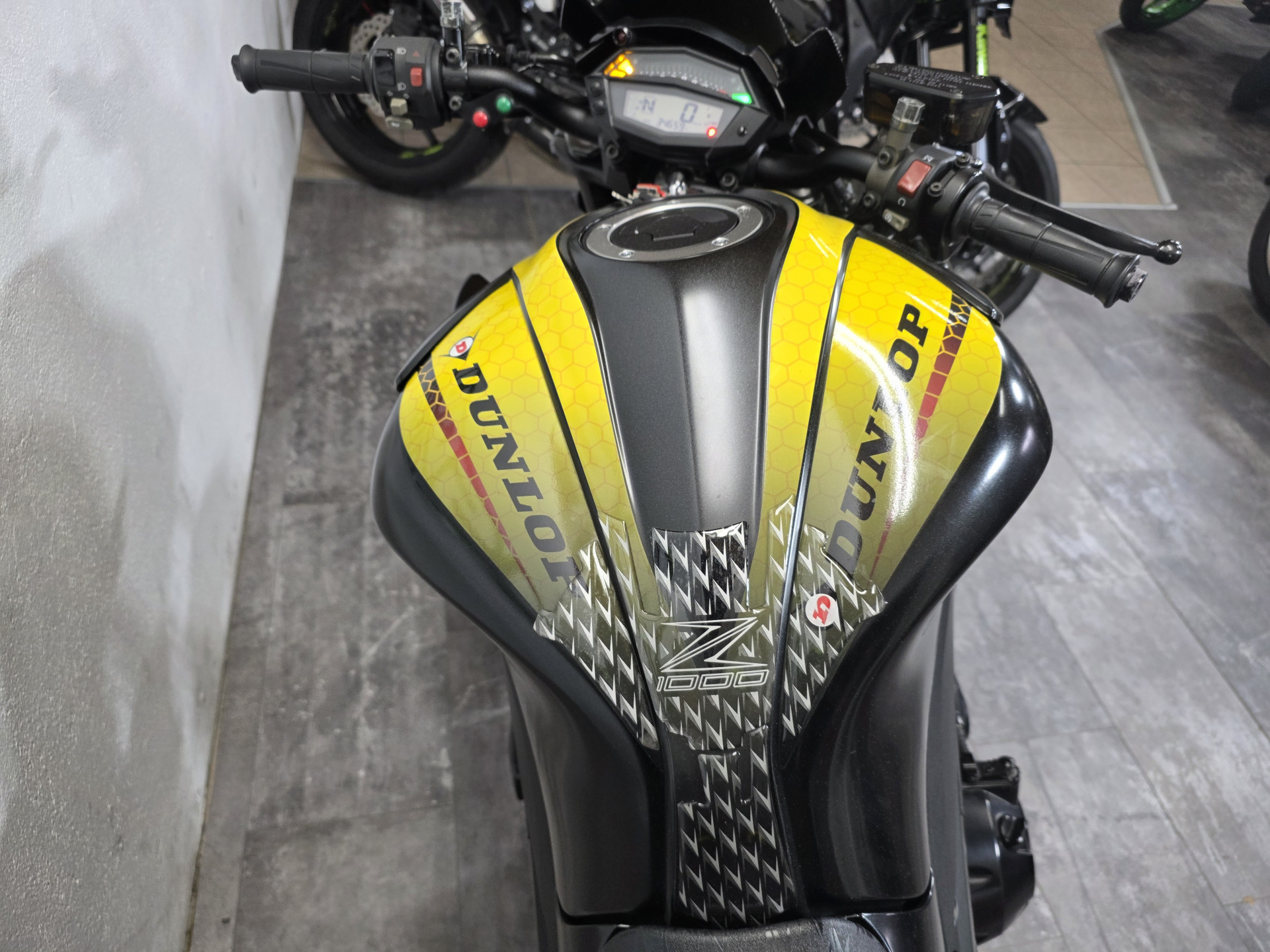 KAWASAKI Z 1000-image-7