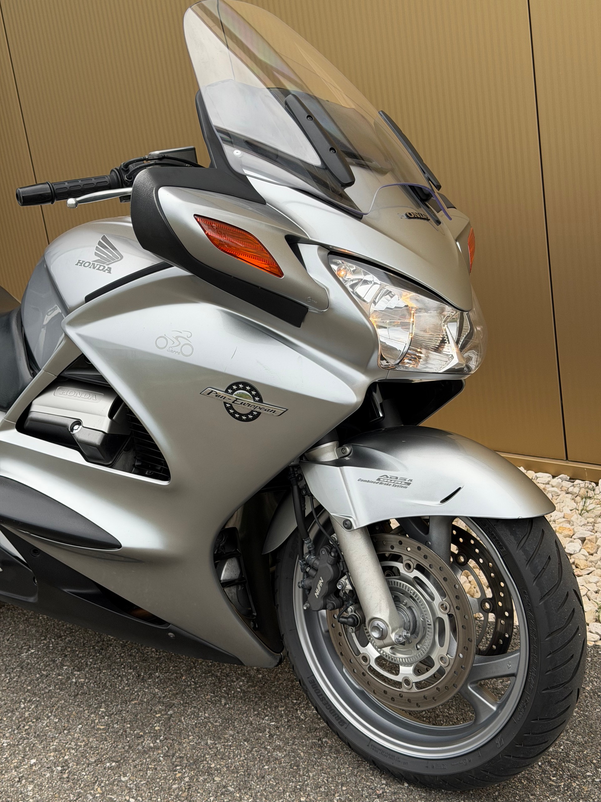 HONDA ST 1300 ABS Pan-European-image-1