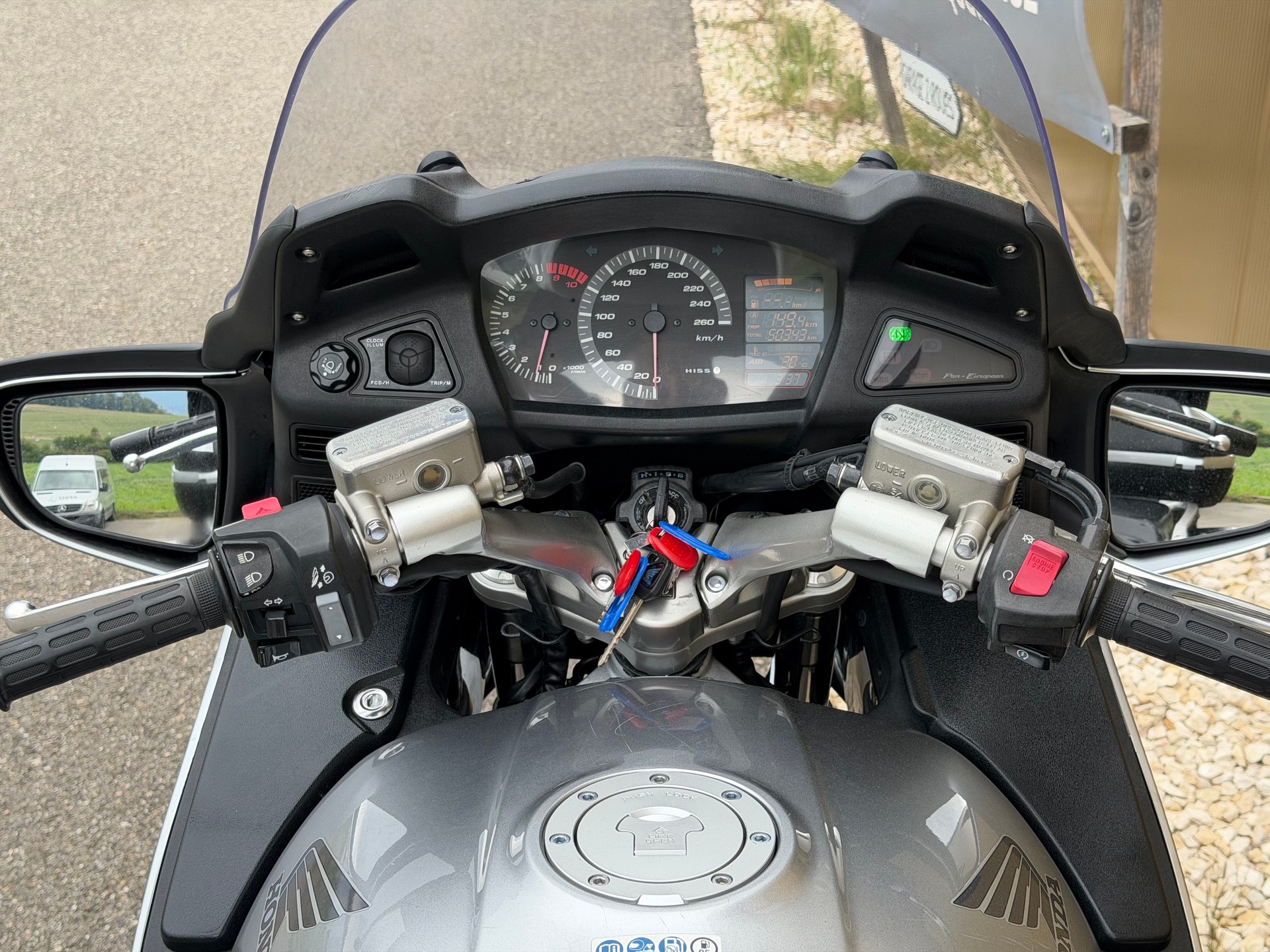 HONDA ST 1300 ABS Pan-European-image-15