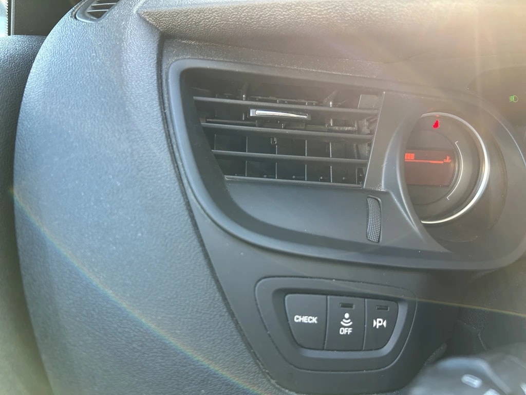 CITROEN C5 Berline 2.0i Dynamique+ Automatic-image-17