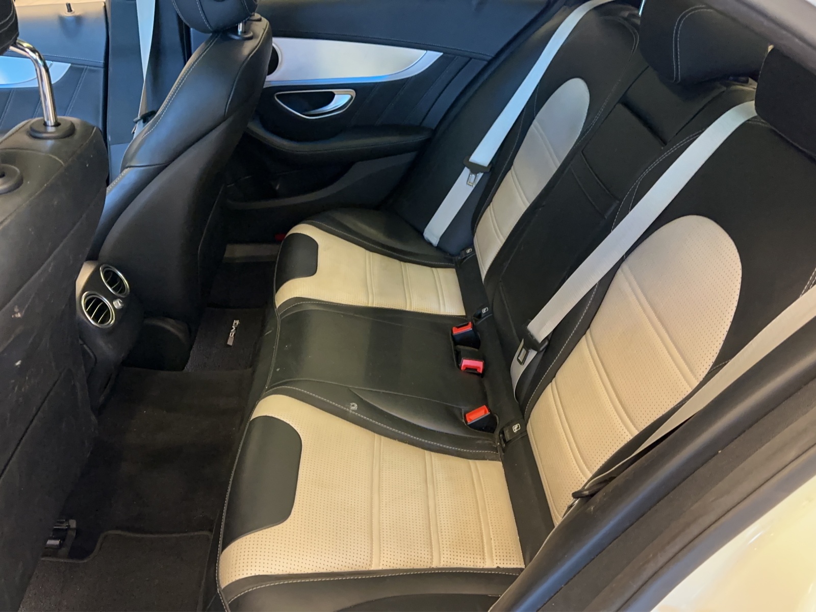 MERCEDES-BENZ C 63 S AMG Night Paket Speedshift-image-17