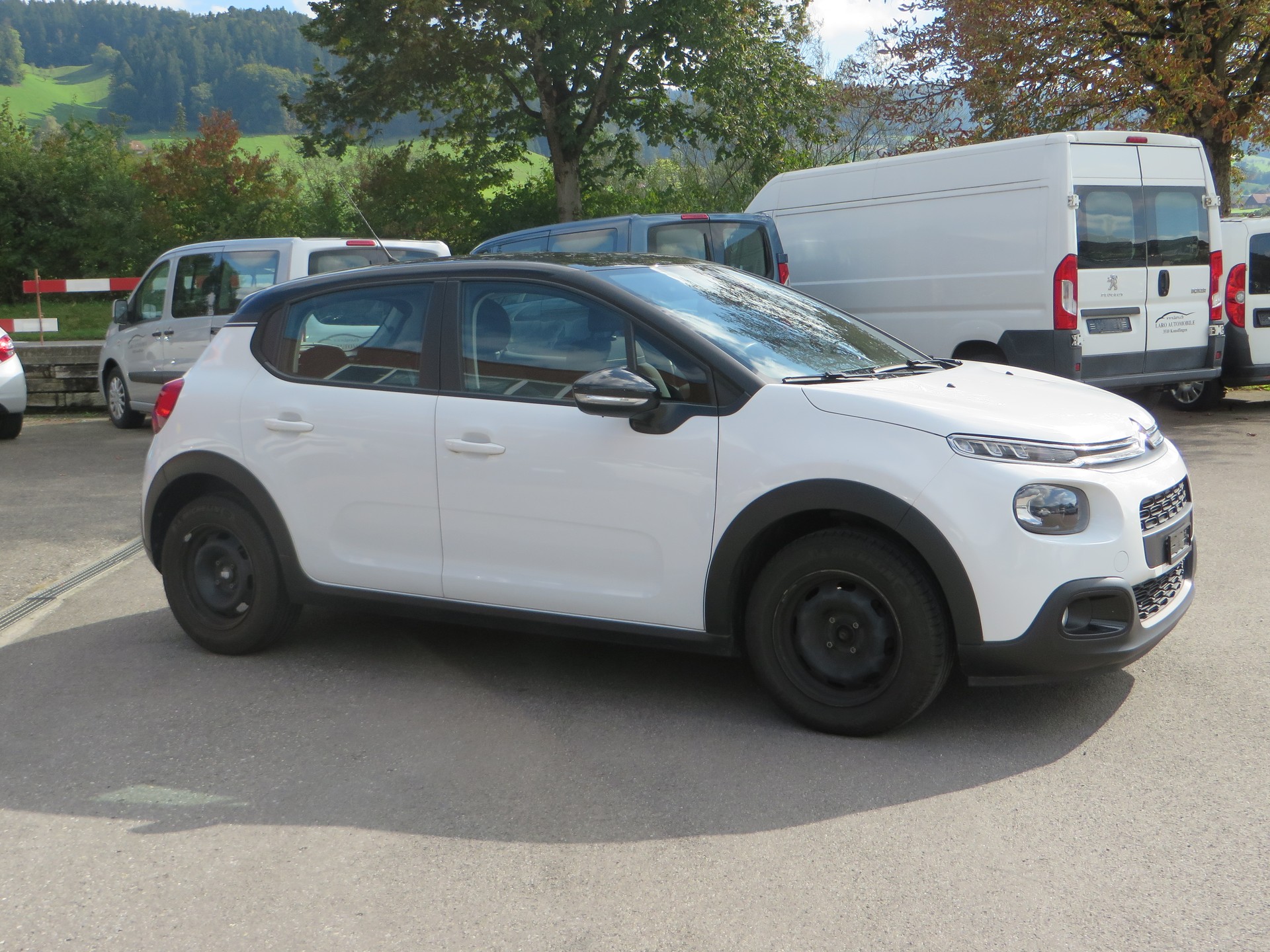 CITROEN C3 1.2i PureTech Feel-image-2