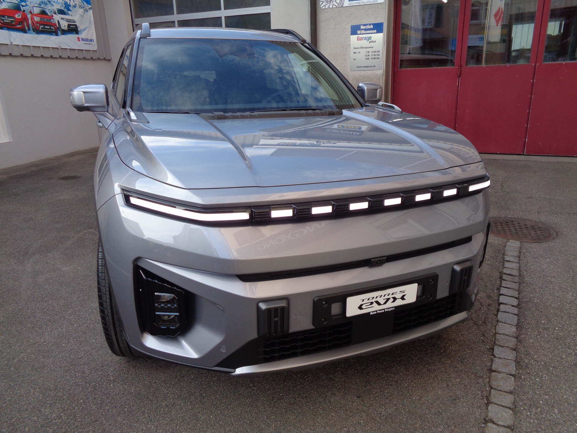 KGM-SsangYong Titanium-image-1