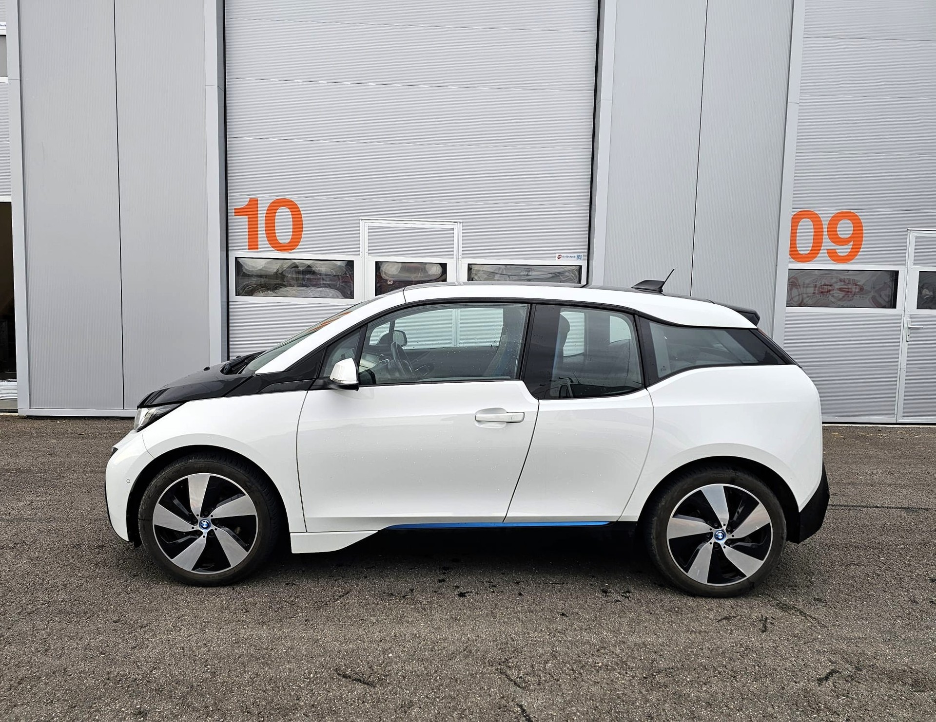 BMW i3 (60Ah)-image-1