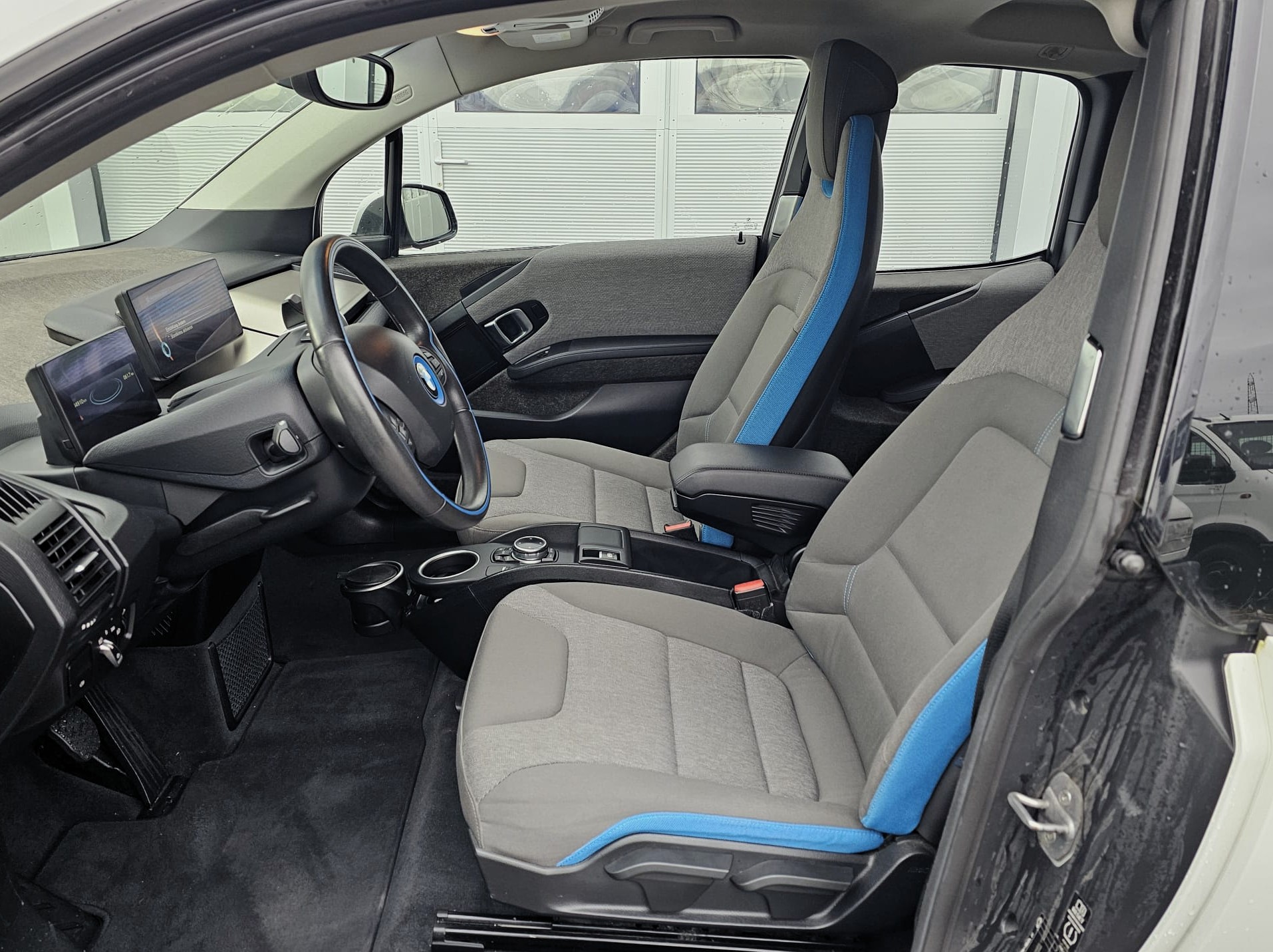 BMW i3 (60Ah)-image-8