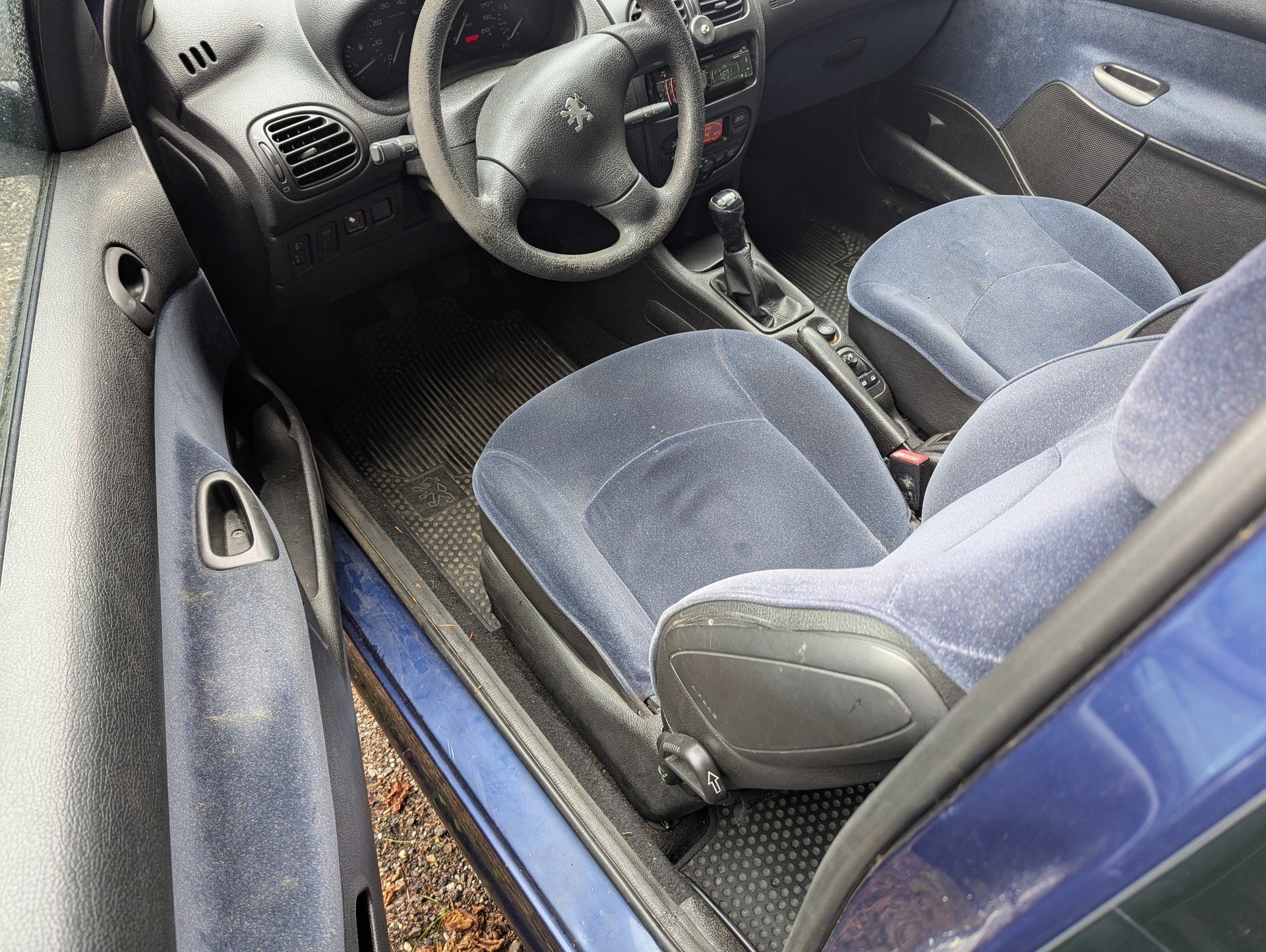 PEUGEOT 206 1.6 XT-image-6