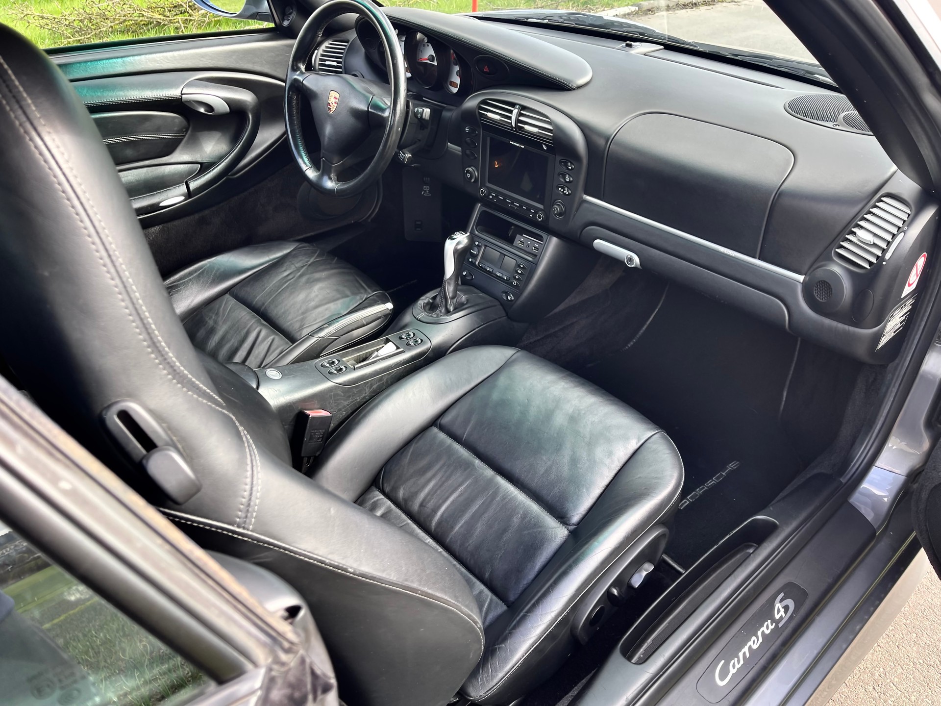 PORSCHE 911 Carrera 4 S Cabrio-image-12