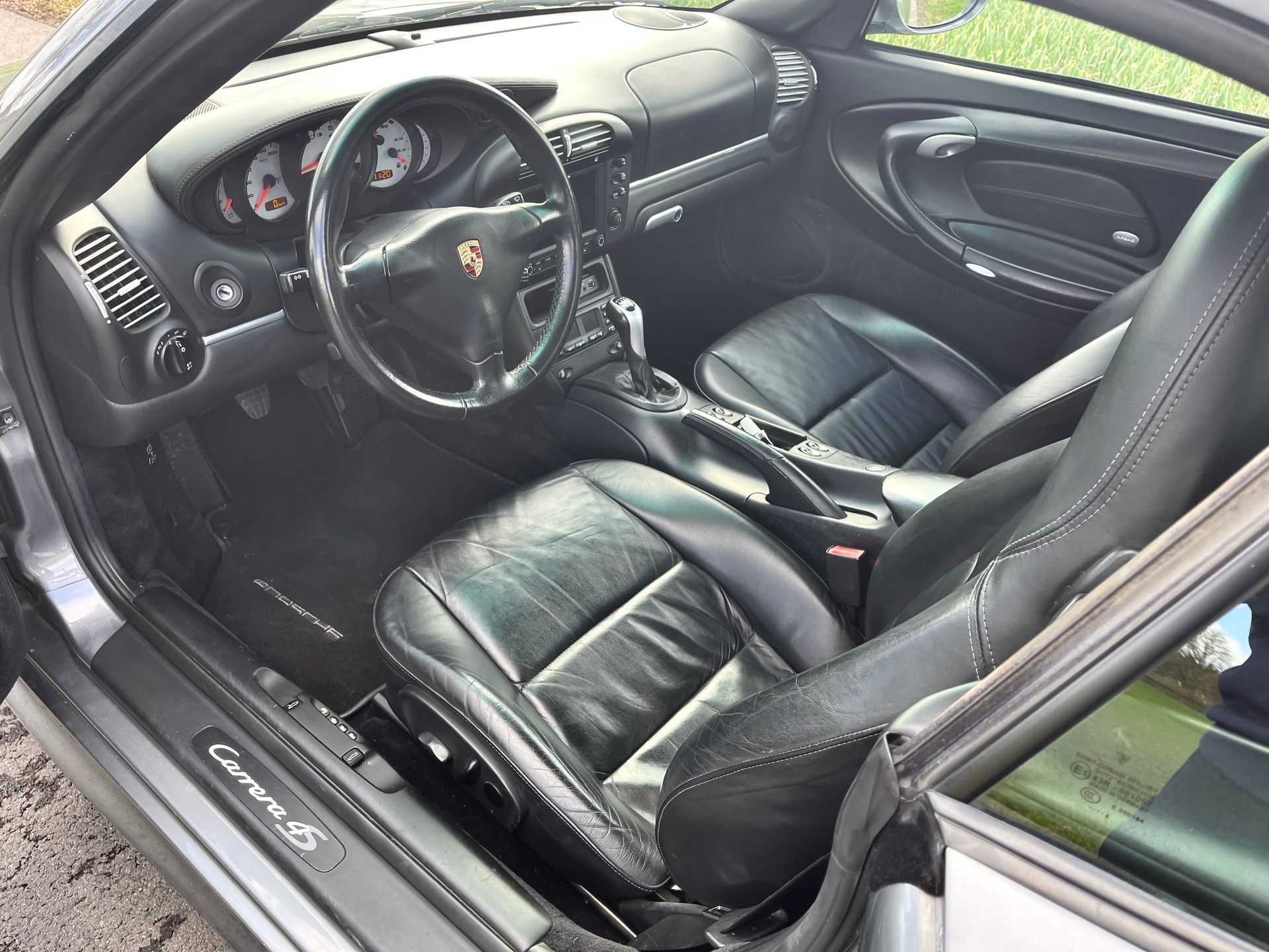 PORSCHE 911 Carrera 4 S Cabrio-image-8