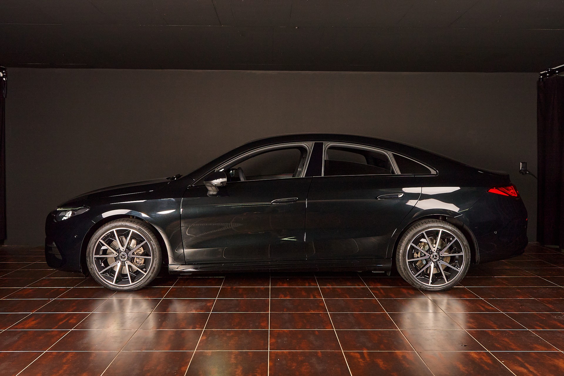 MERCEDES-BENZ CLA 350 EQ Technology 4Matic-showroom-element-2