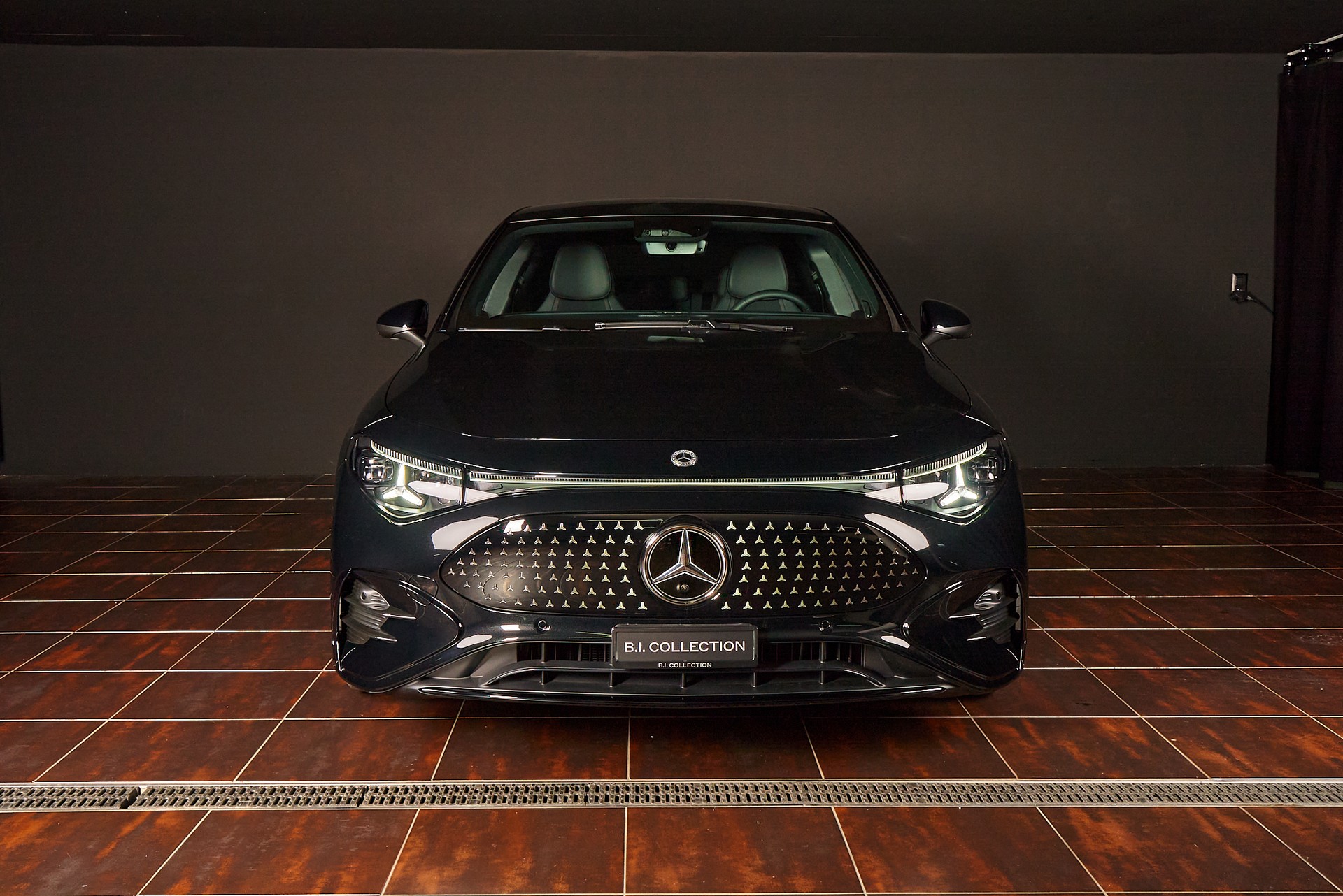 MERCEDES-BENZ CLA 350 EQ Technology 4Matic-image-4
