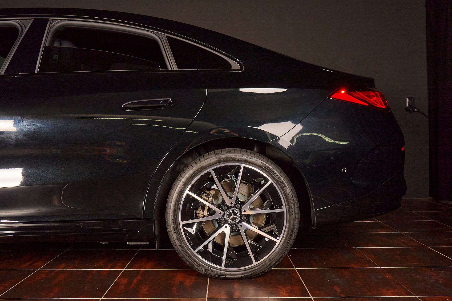 MERCEDES-BENZ CLA 350 EQ Technology 4Matic-showroom-element-3