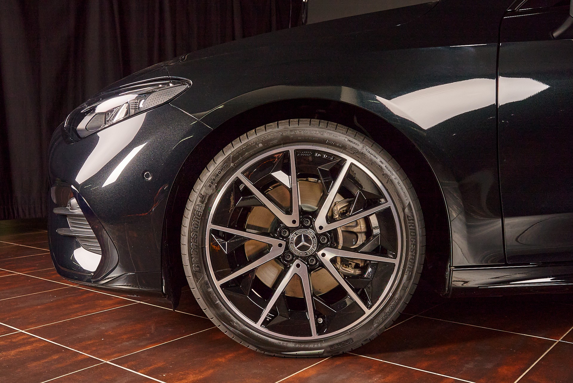 MERCEDES-BENZ CLA 350 EQ Technology 4Matic-showroom-element-1