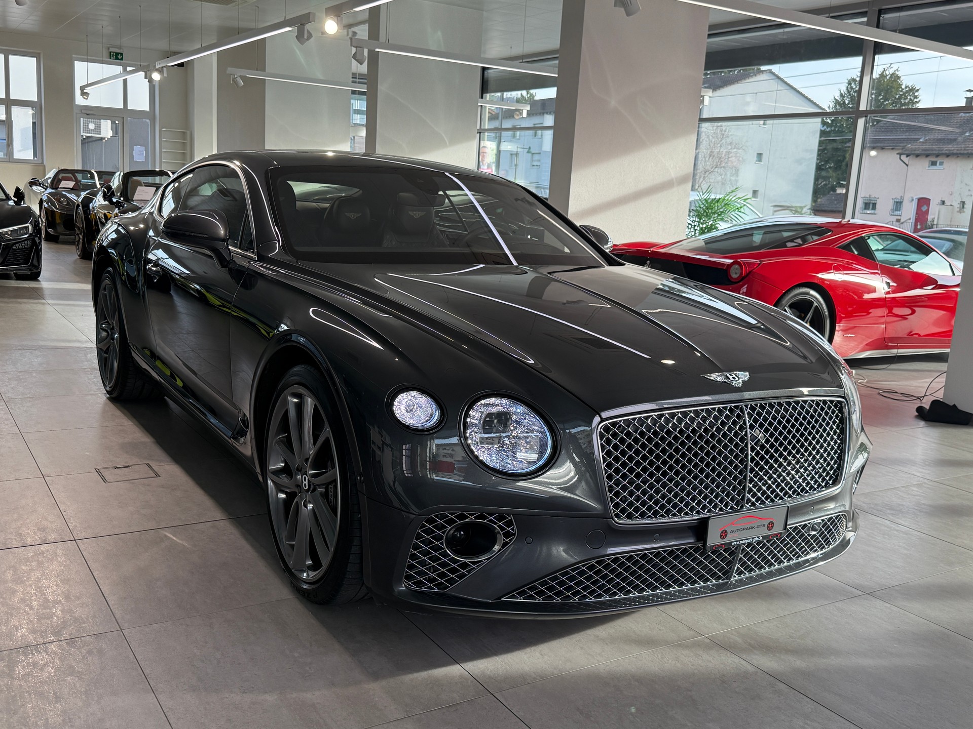 BENTLEY Continental GT 6.0 W12-showroom-element-1