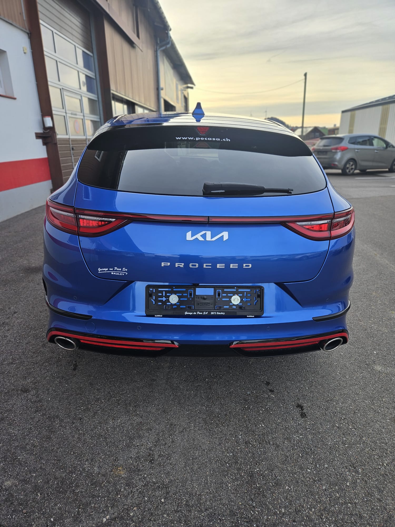 KIA ProCeed 1.6 T-GDi GT DCT-image-3