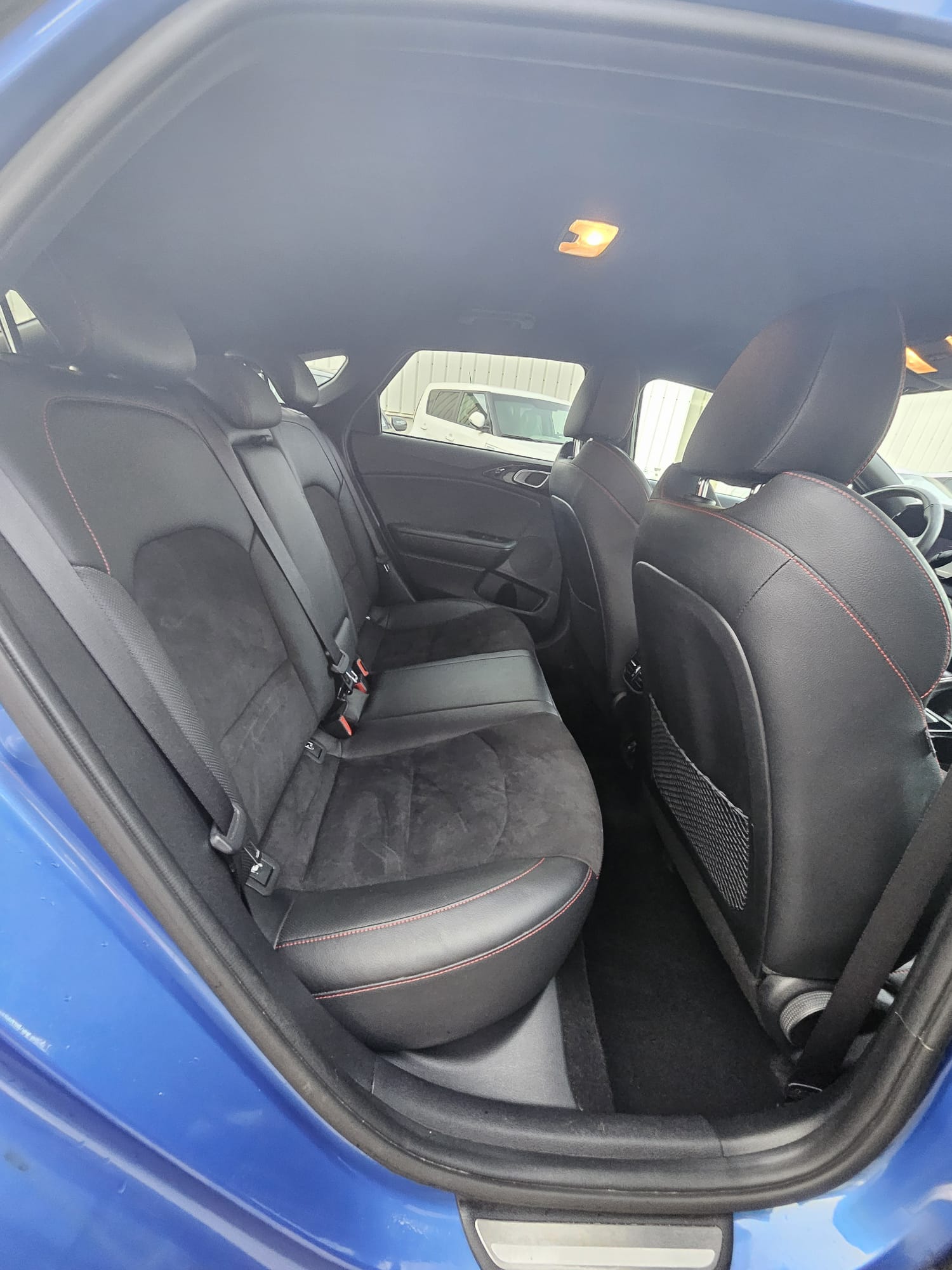 KIA ProCeed 1.6 T-GDi GT DCT-image-9