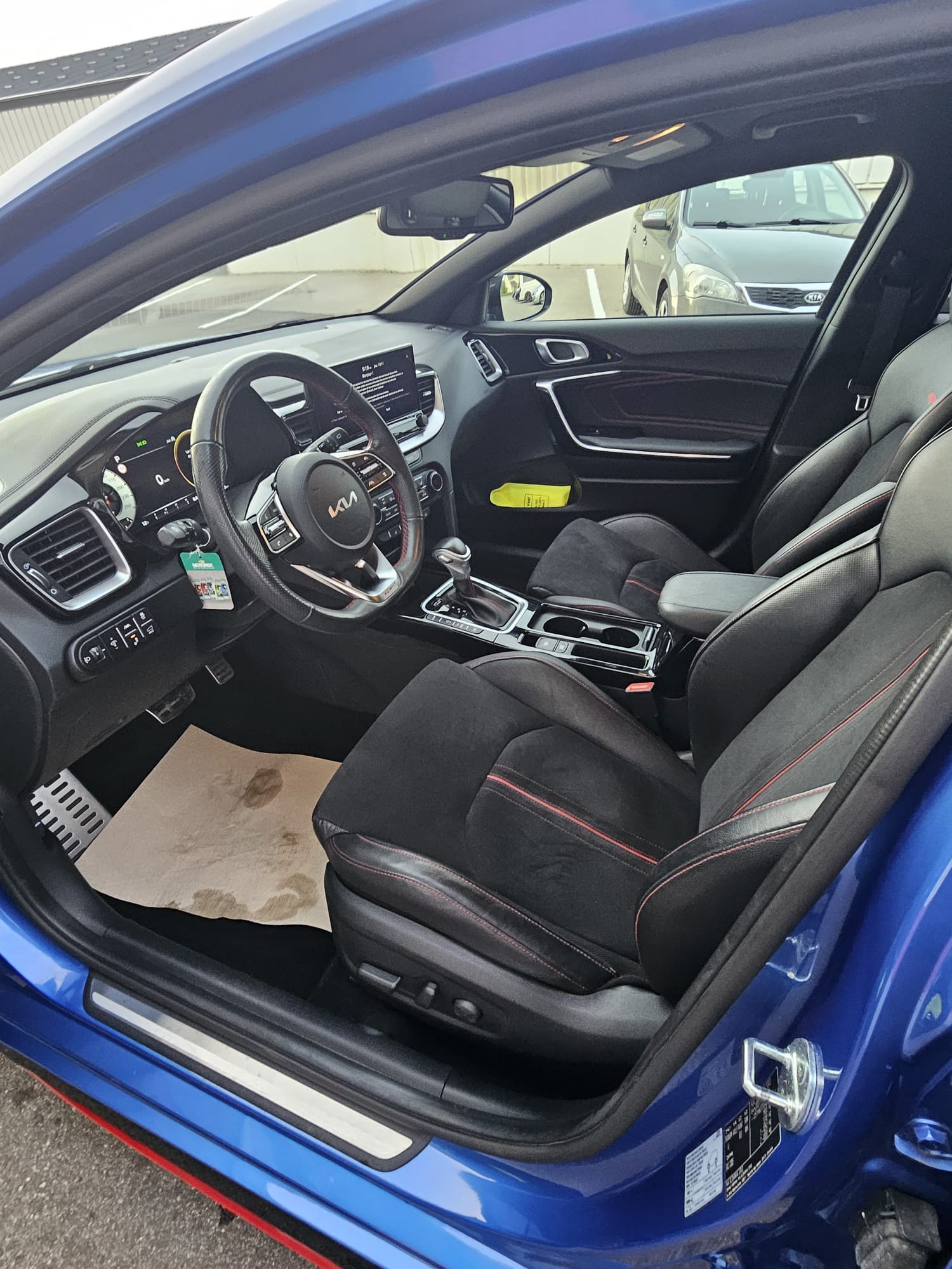 KIA ProCeed 1.6 T-GDi GT DCT-image-12