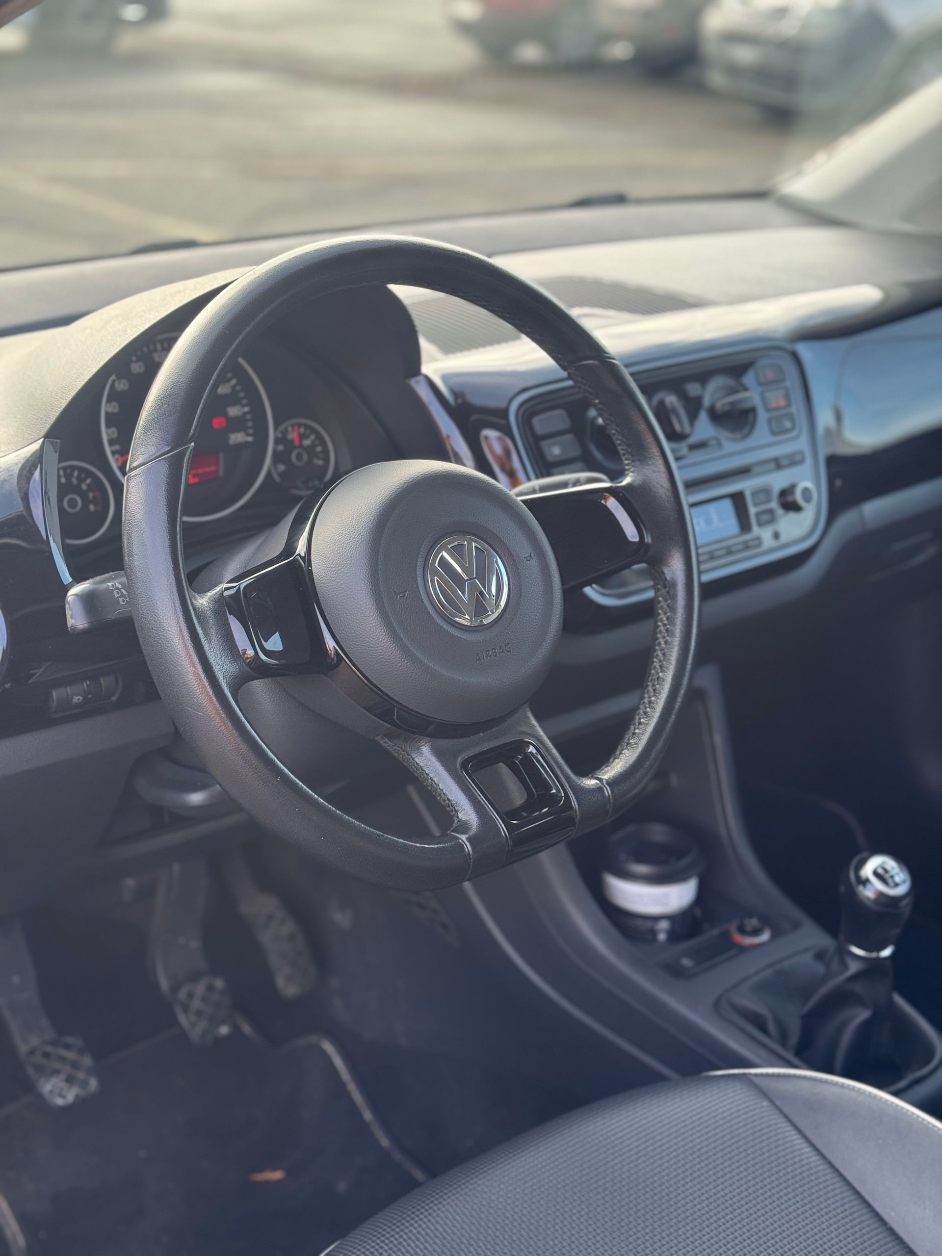 VW Up 1.0 white up-image-9