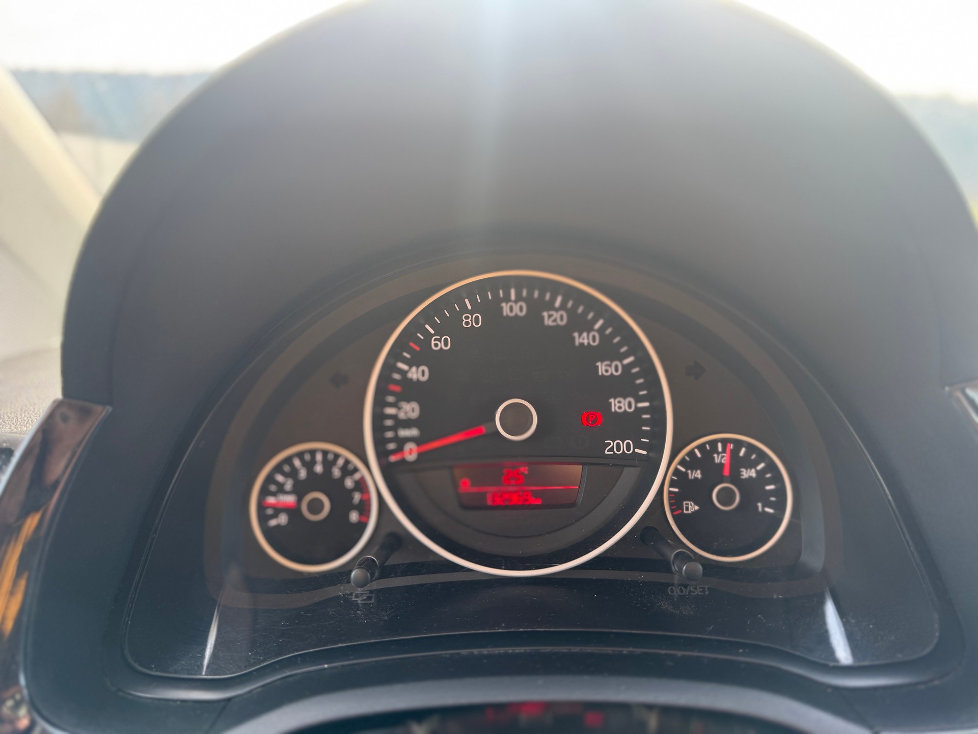 VW Up 1.0 white up-image-12