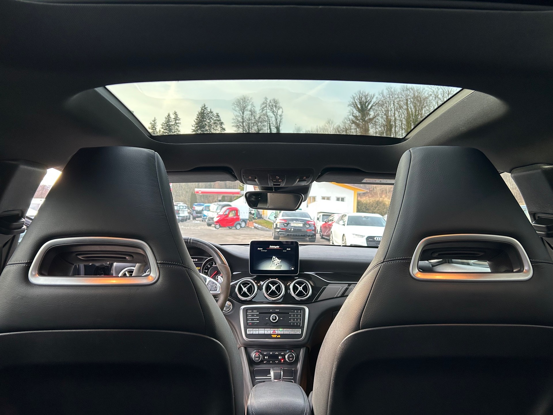 MERCEDES-BENZ GLA 45 AMG 4Matic 7G-DCT-image-6