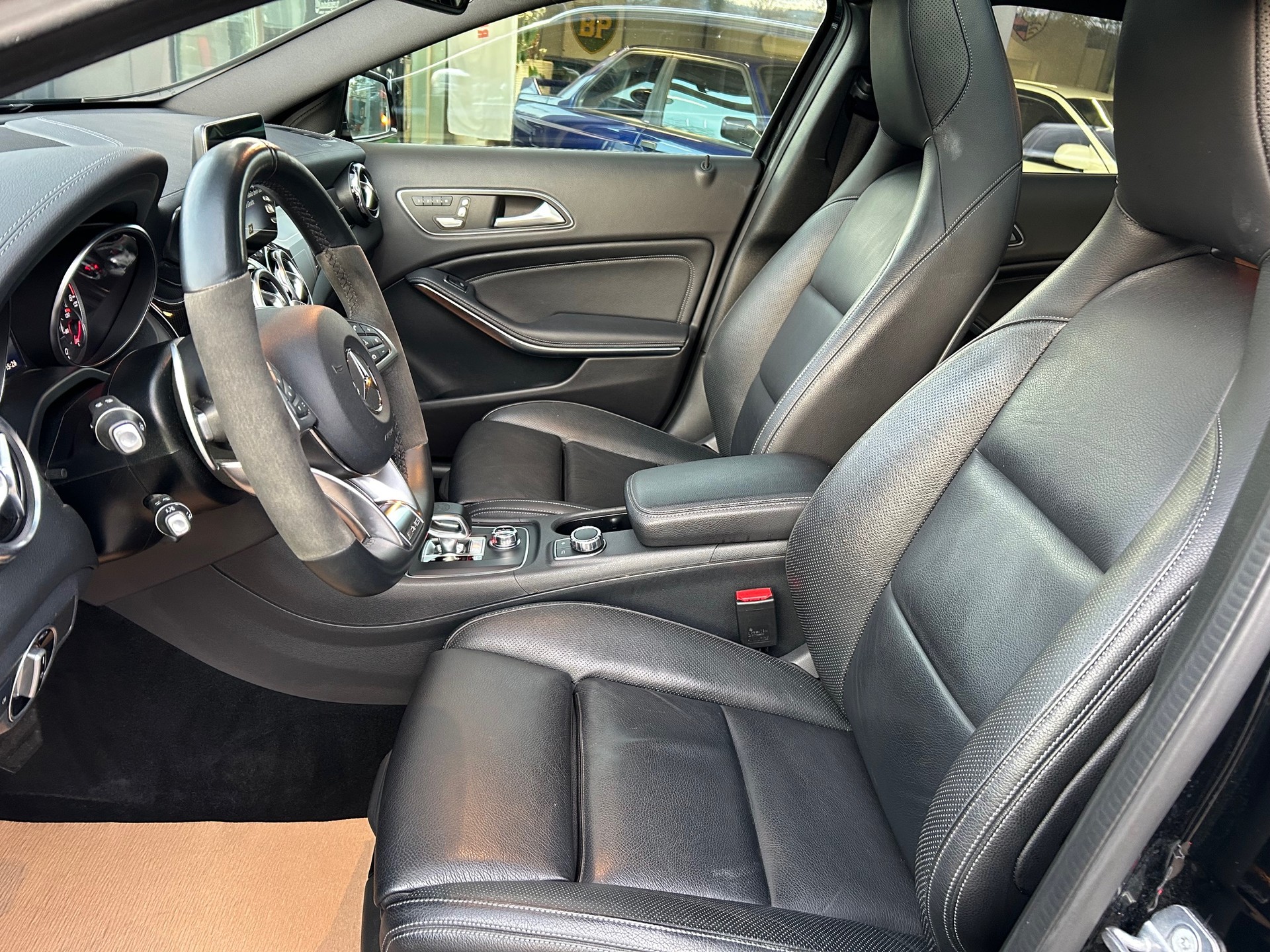 MERCEDES-BENZ GLA 45 AMG 4Matic 7G-DCT-image-7
