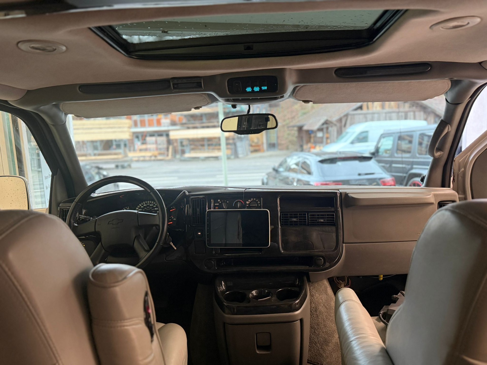 CHEVROLET EXPRESS H 1500-image-5