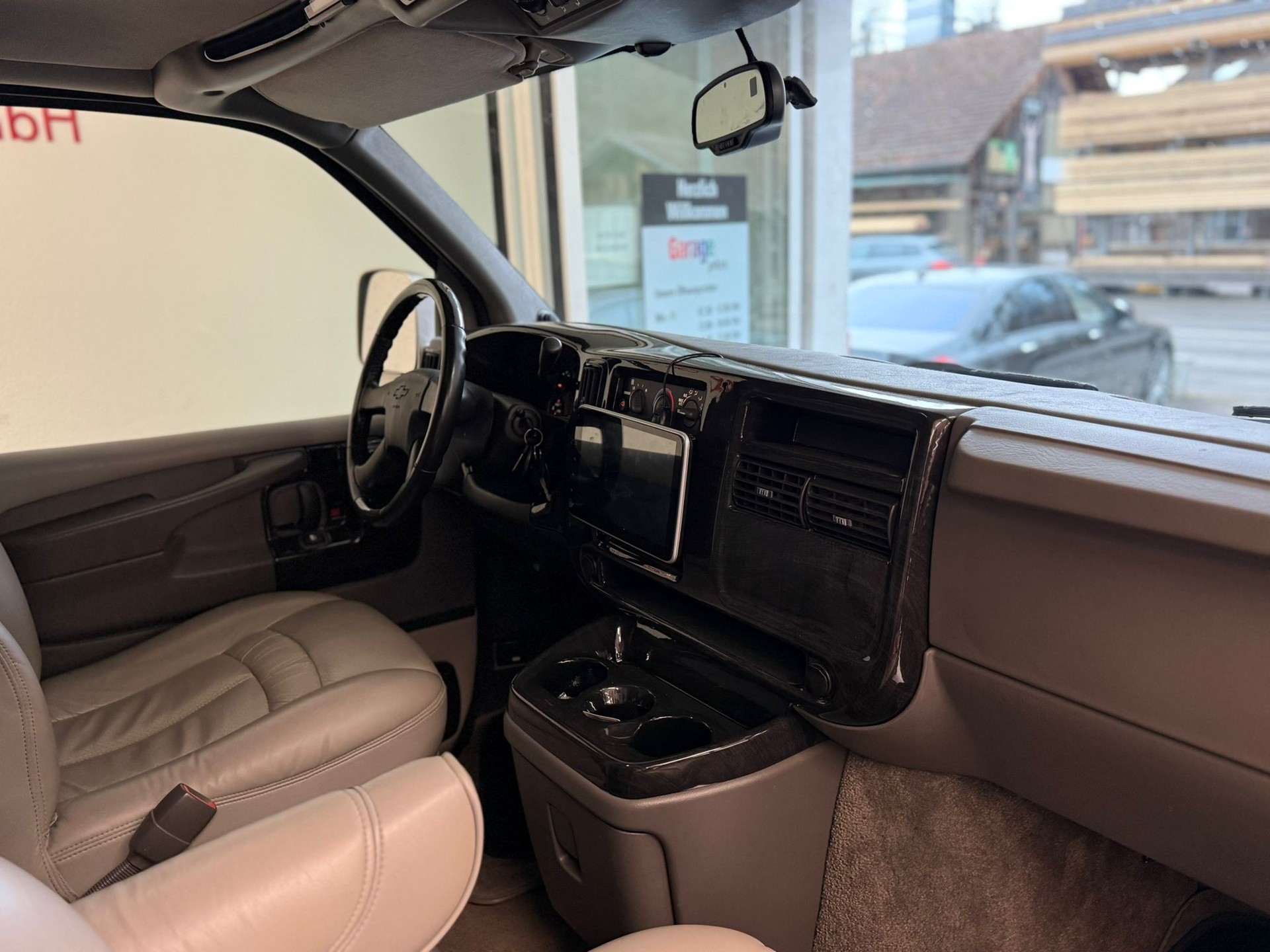 CHEVROLET EXPRESS H 1500-image-8