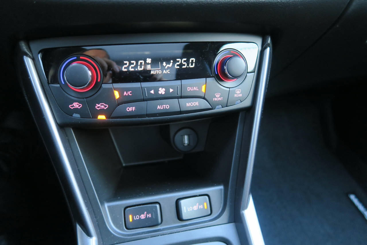 SUZUKI S-Cross 1.4 T Sakura Top Hybrid 4x4-image-11